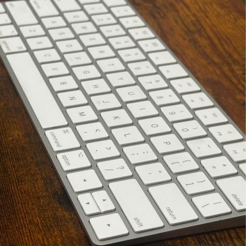 Apple Magic Keyboard & mouse